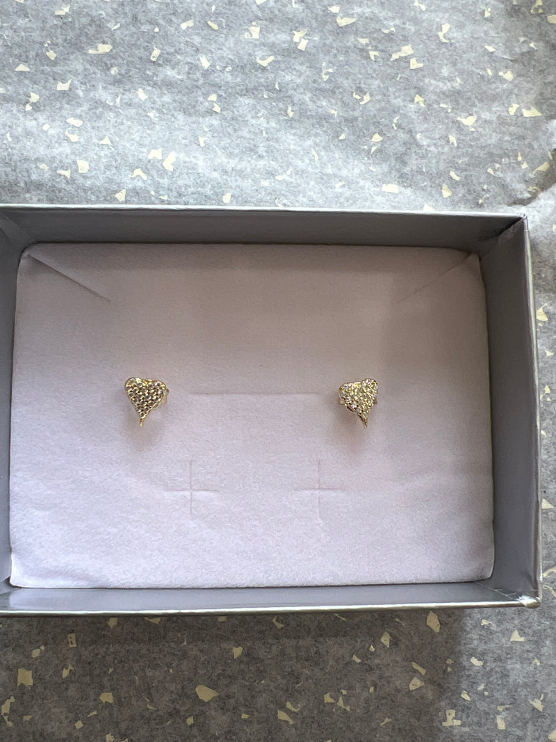 Dainty Heart Stud